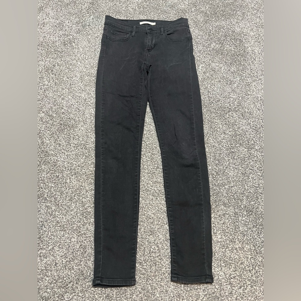 Woman’s size 27 Levi’s super skinny jeans